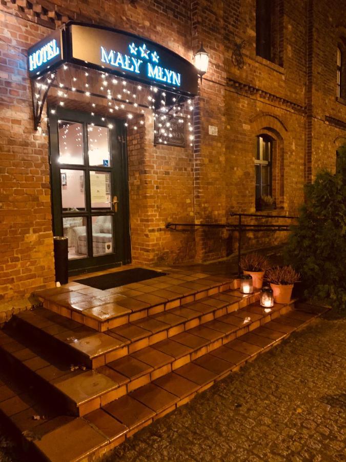 Hotel Maly Mlyn Старгард-Щециньски Экстерьер фото